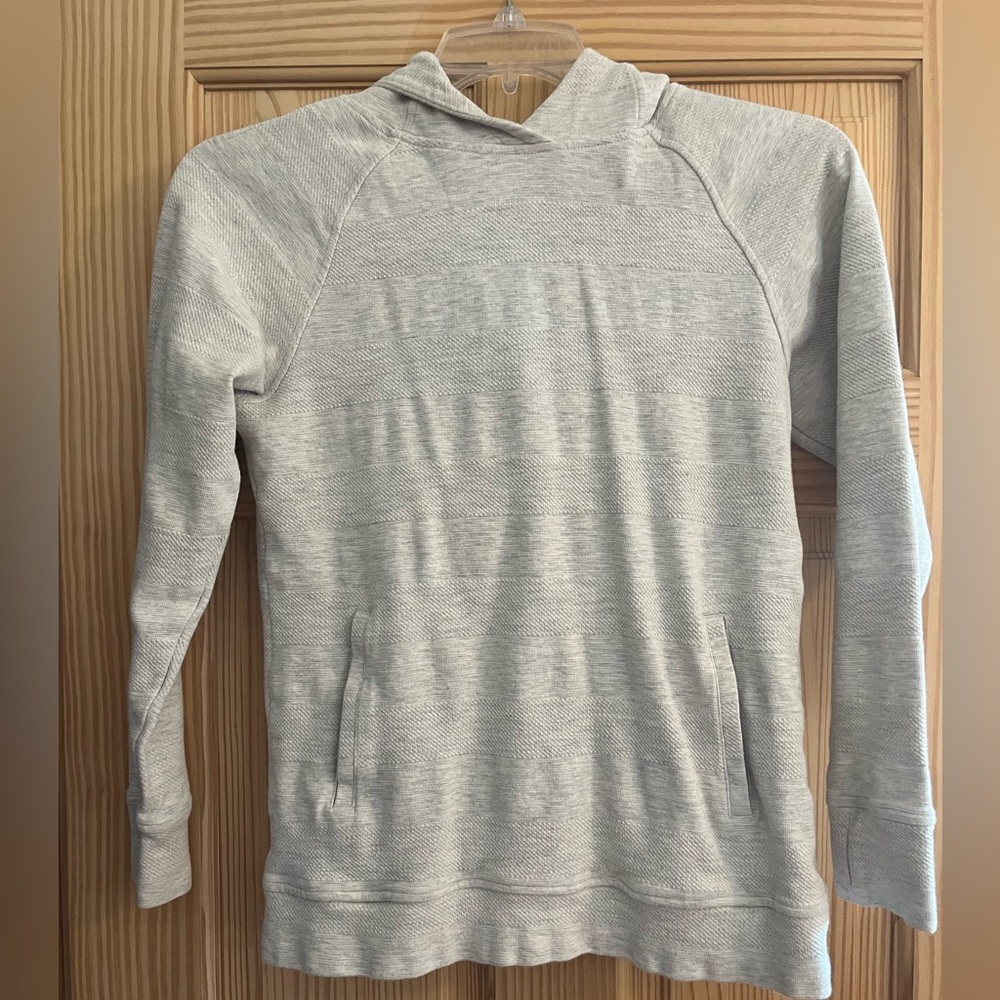 Zyia Women’s off White Hooded Pullover Size Small